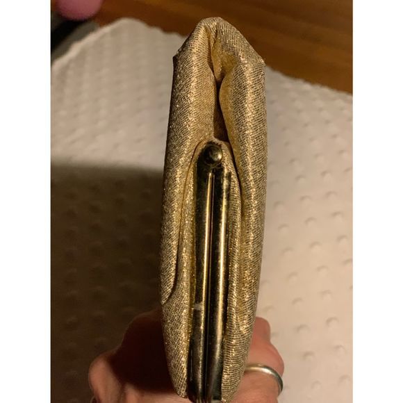 Vintage sleek gold clutch snap closure - Picture 9 of 10